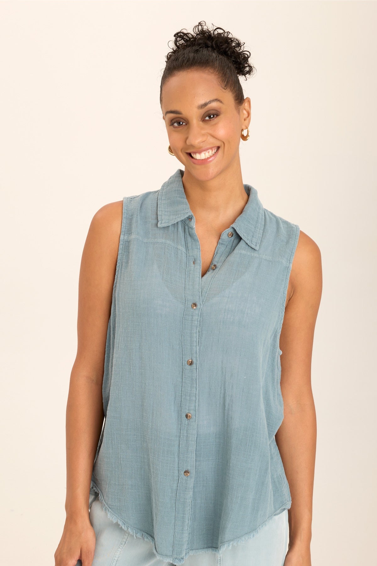 Wearables Otto Sleeveless Gauze Button-Up
