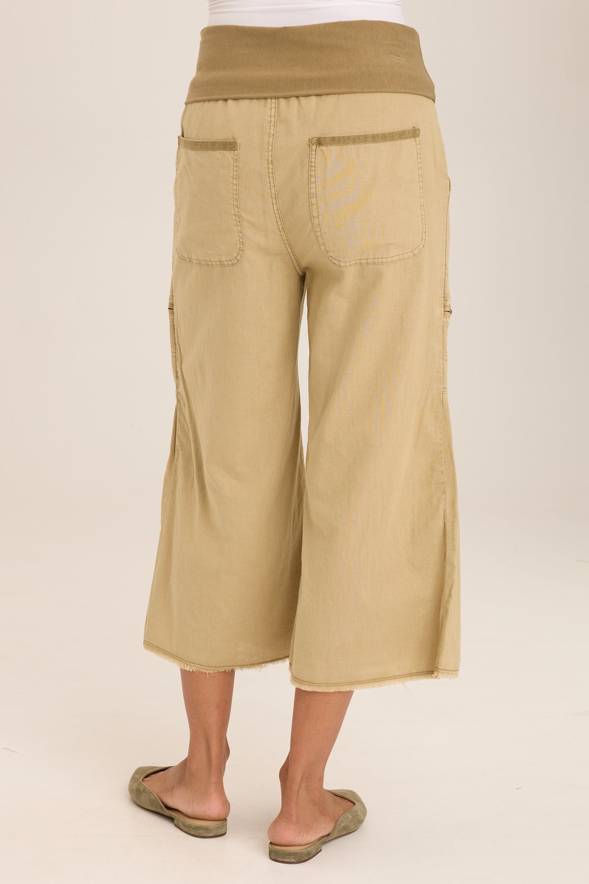 Wearables Pasqual Cotton Linen Flowy Cargo Crop