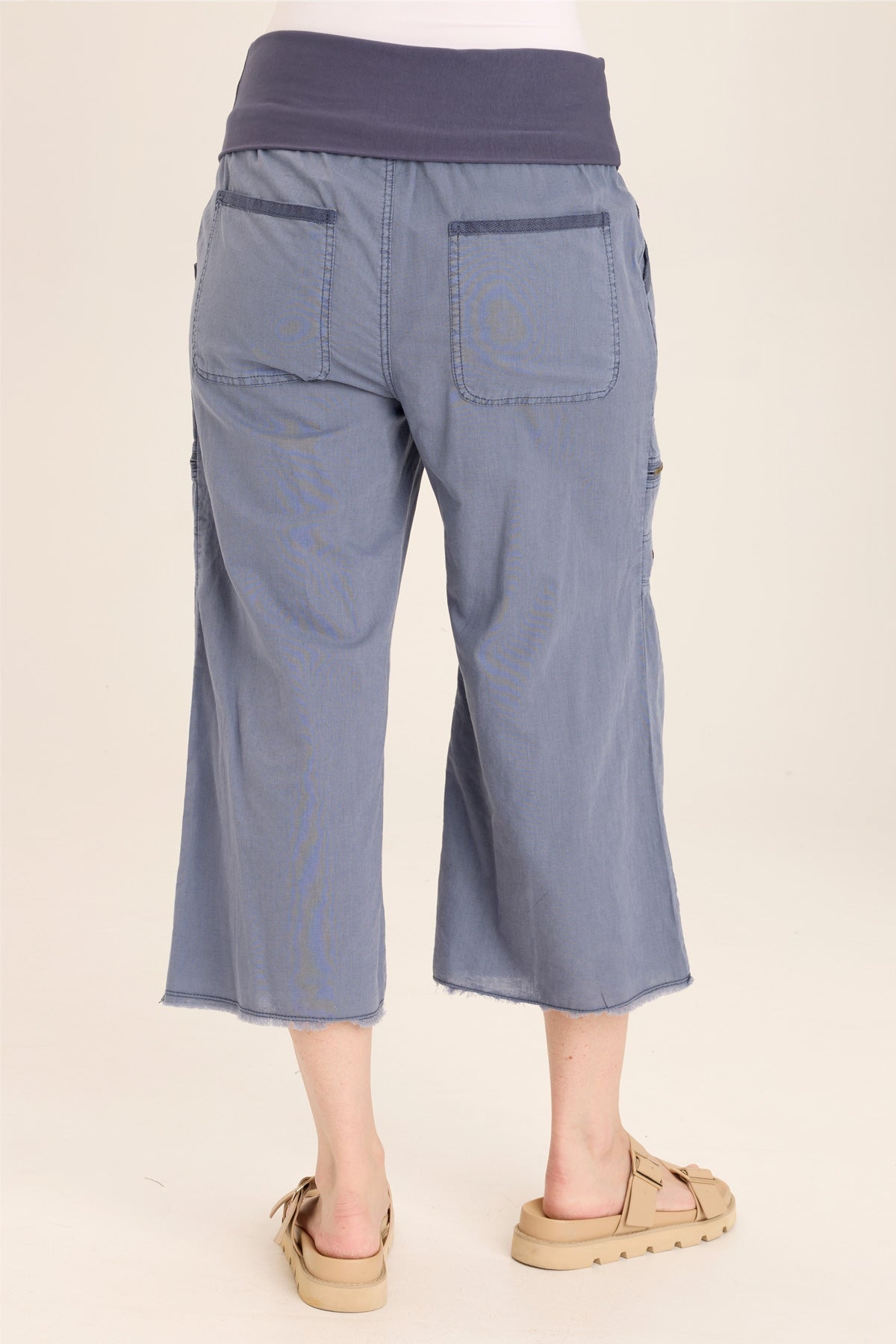 Wearables Pasqual Cotton Linen Flowy Cargo Crop