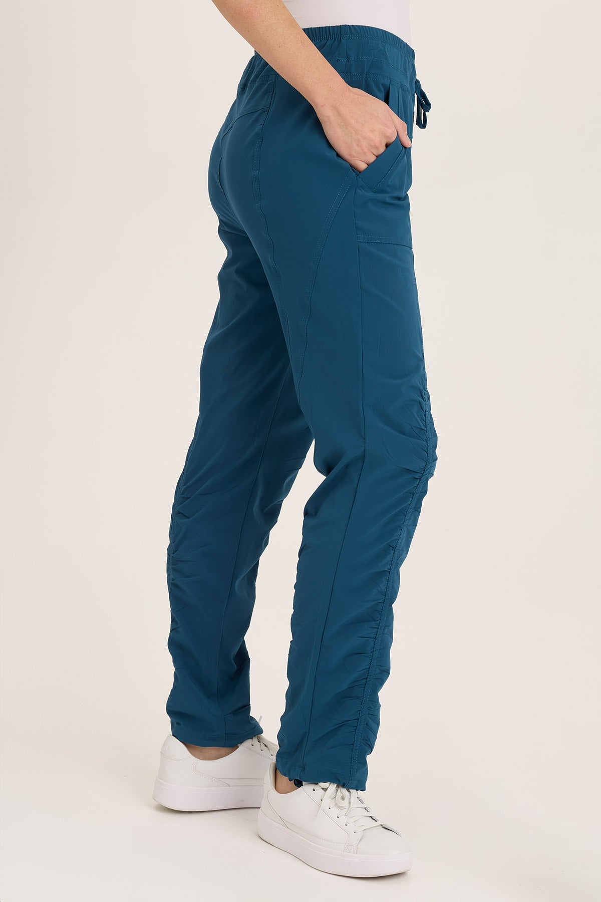 Wearables Jules Active Ruched Drawstring Stretch Pant