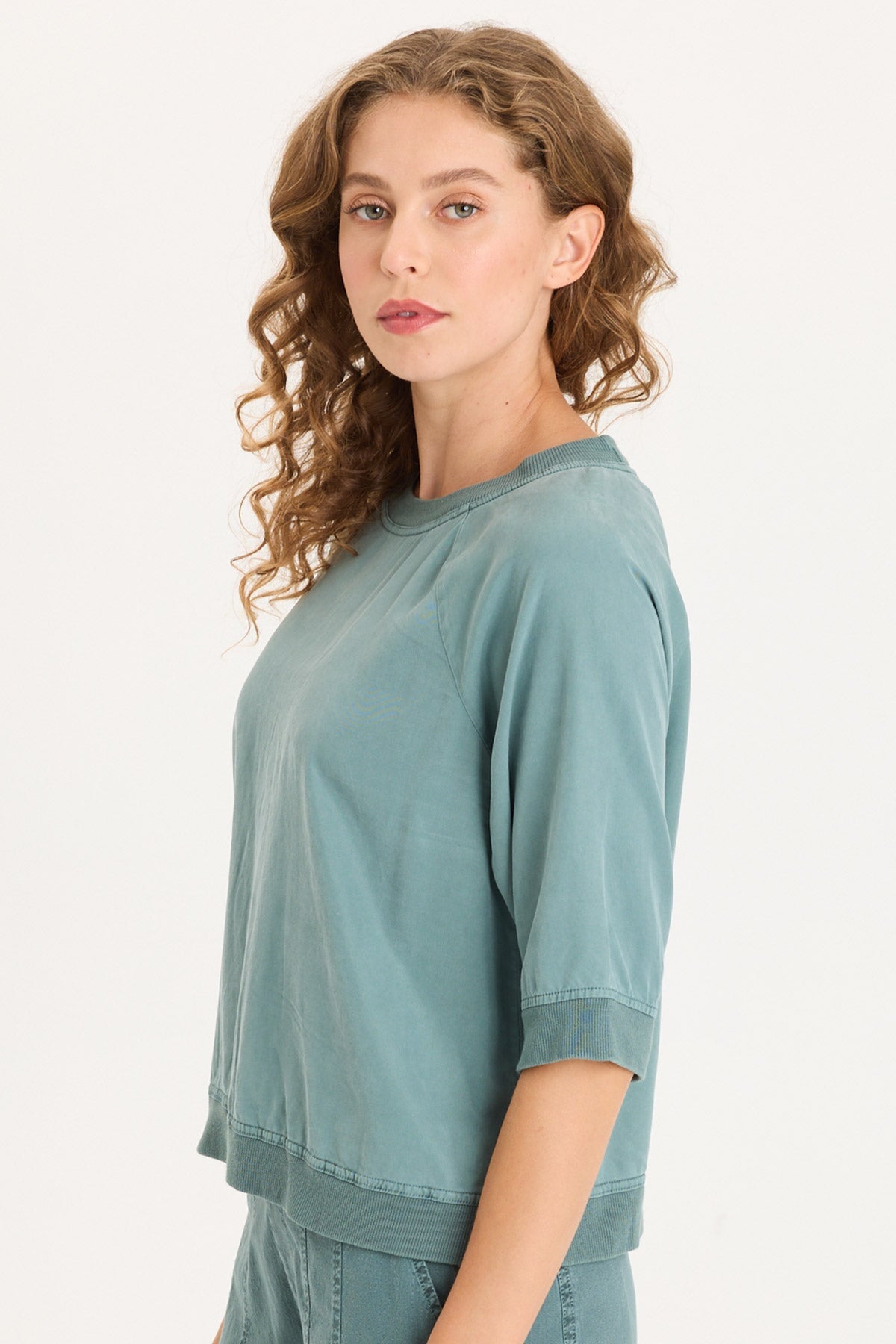 XCVI Linton Twill/Rib Snap-Up Back Top