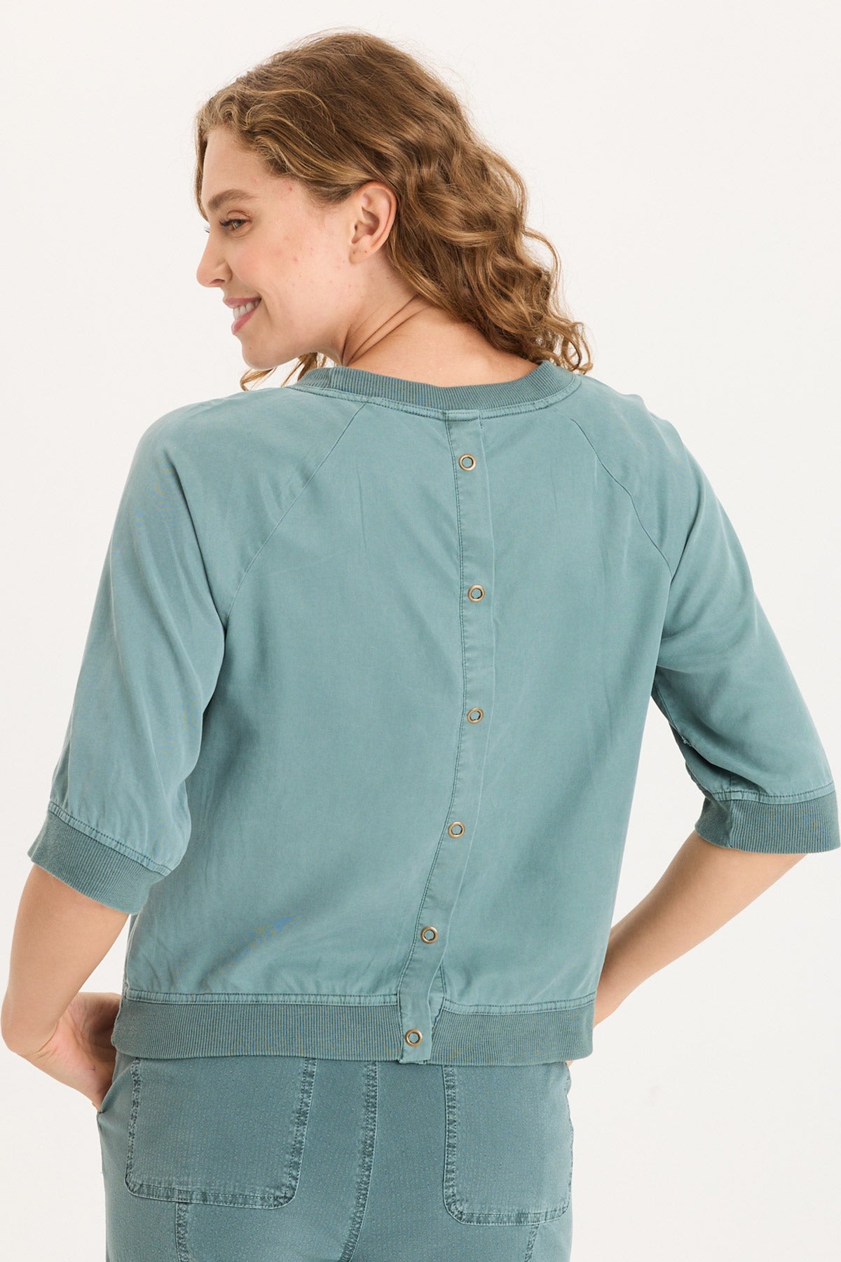 XCVI Linton Twill/Rib Snap-Up Back Top