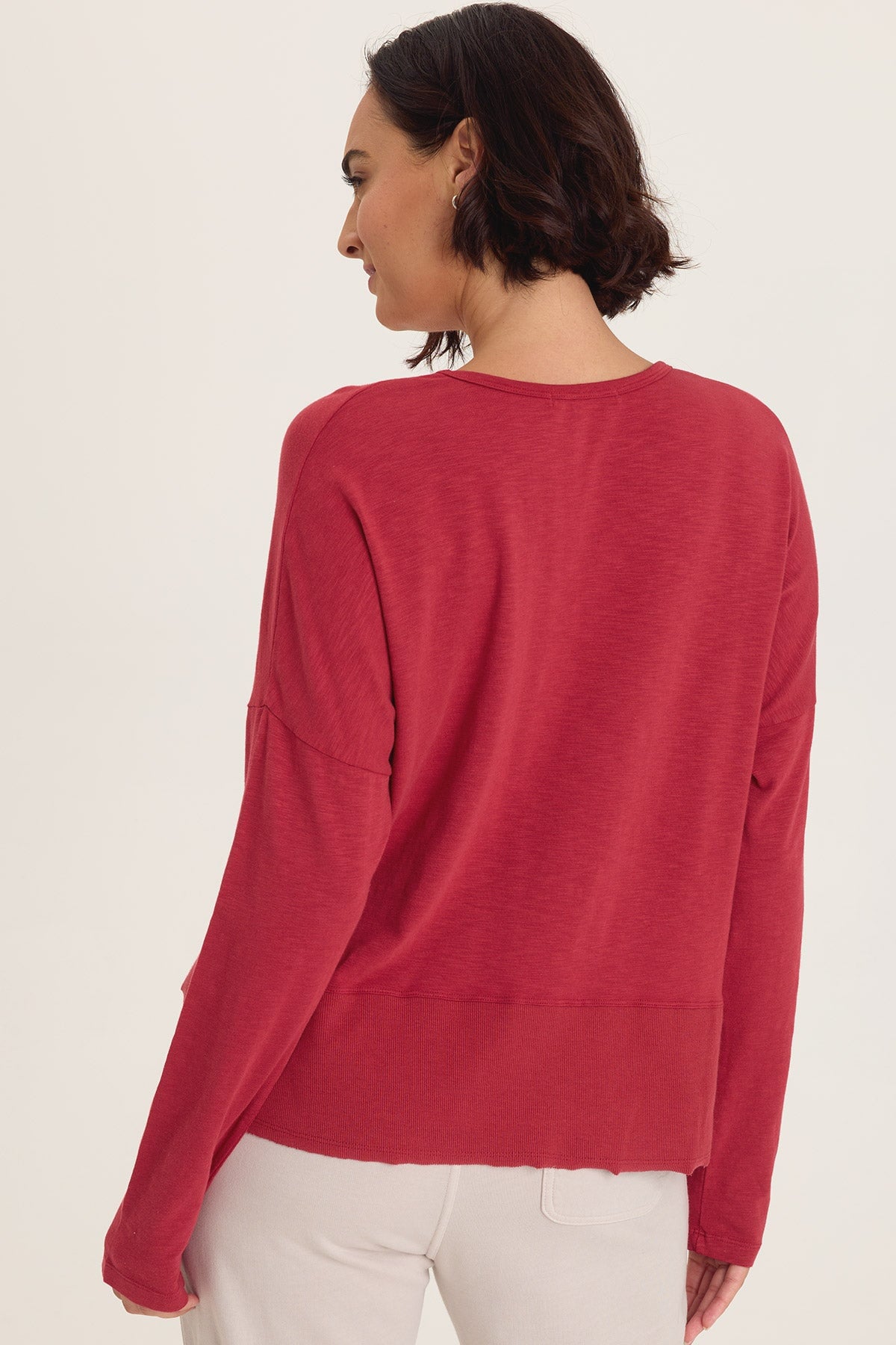 Wearables Odilia High-Low Long Sleeve V-Neck Top