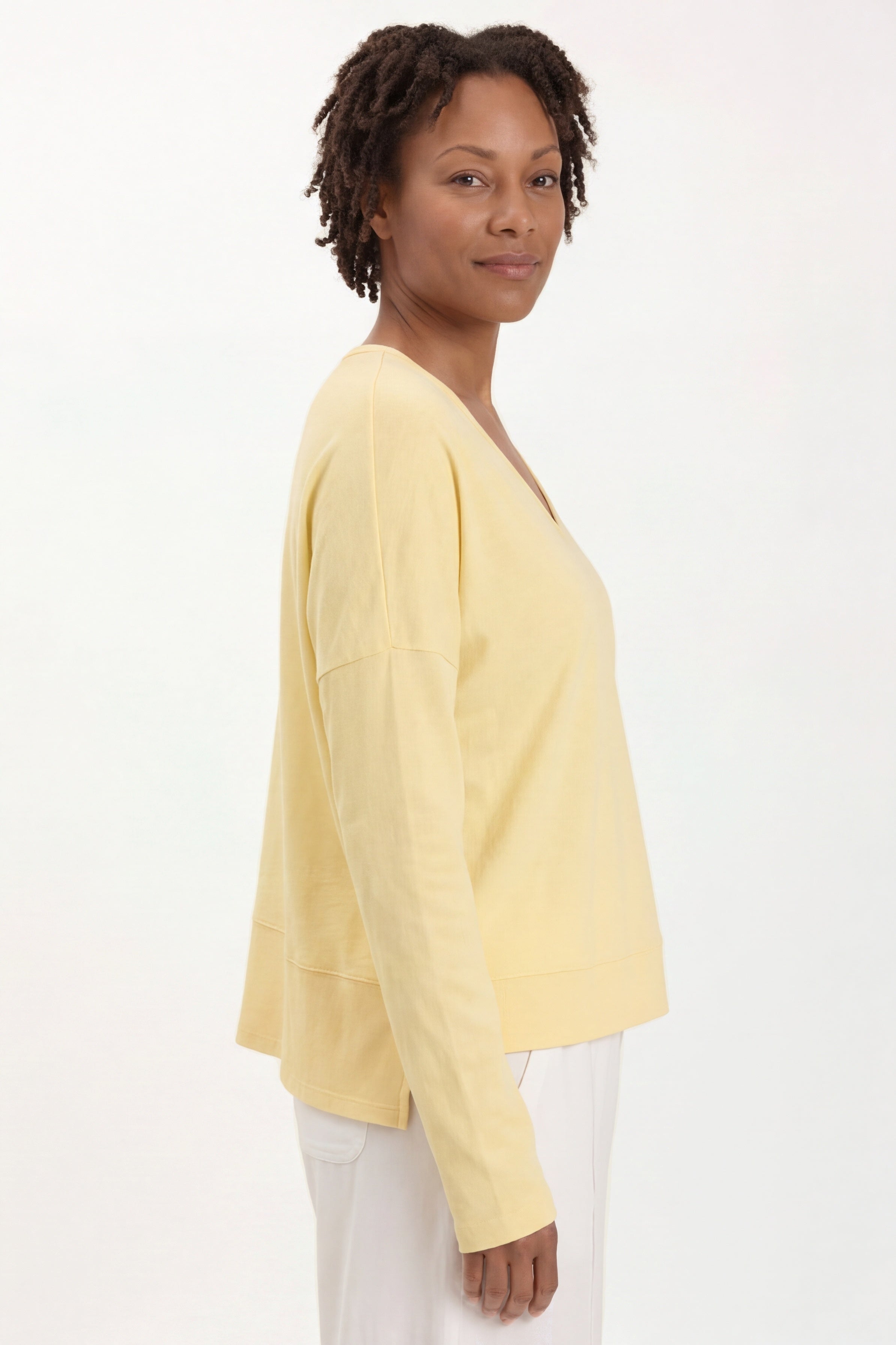 Wearables Odilia High-Low Long Sleeve V-Neck Top