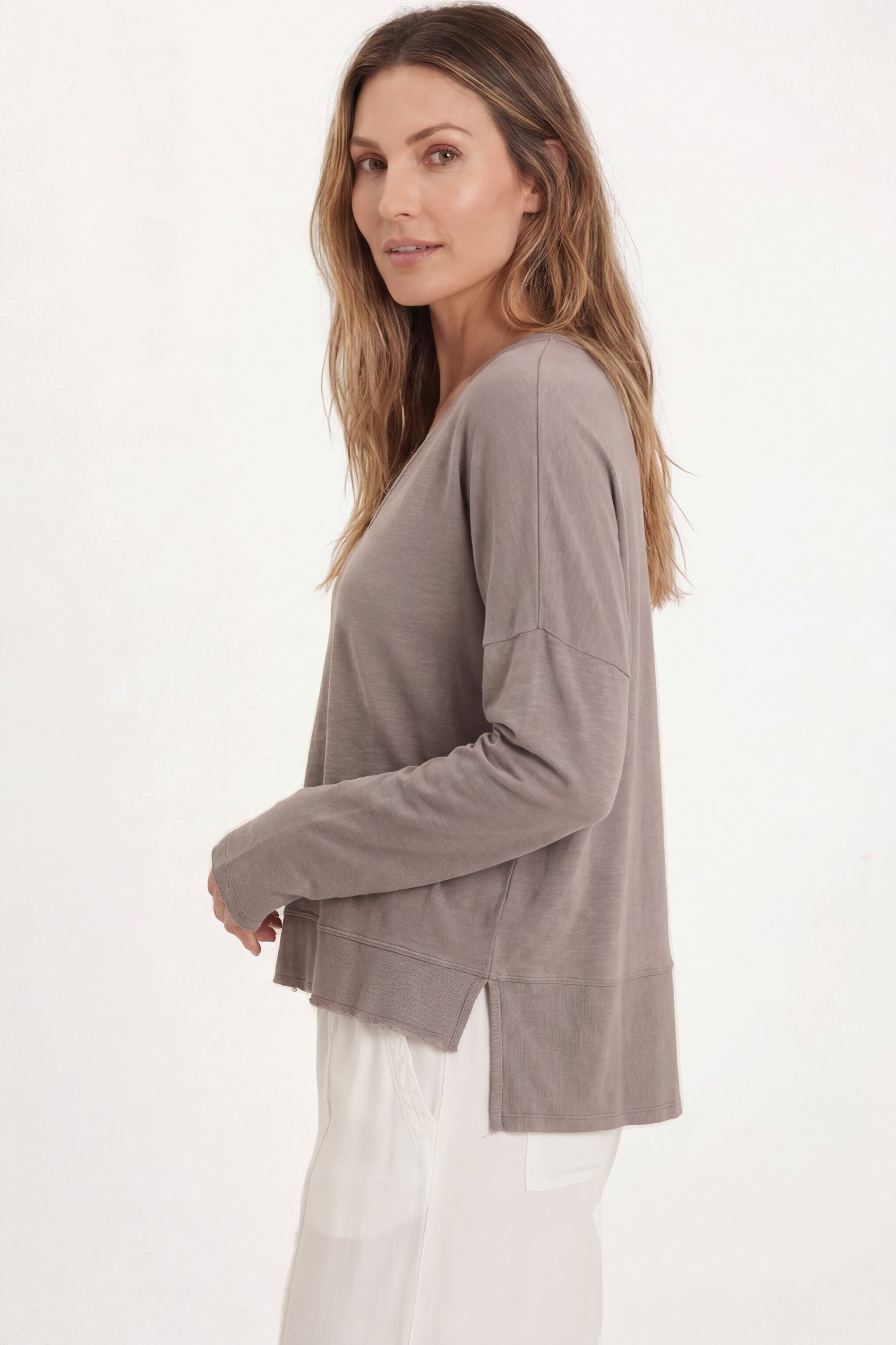 Wearables Odilia High-Low Long Sleeve V-Neck Top
