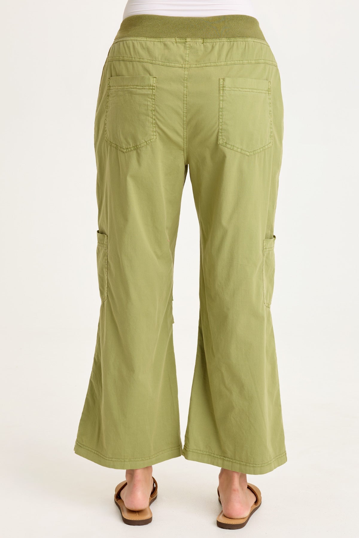 Wearables Leopold Poplin Darted Knee Cargo Crop