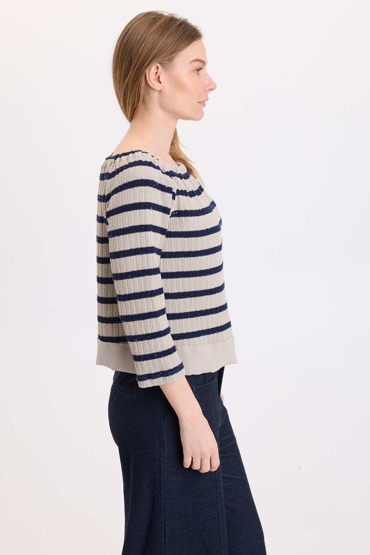 Wearables Kelvis Elastic Neck Stripe Top