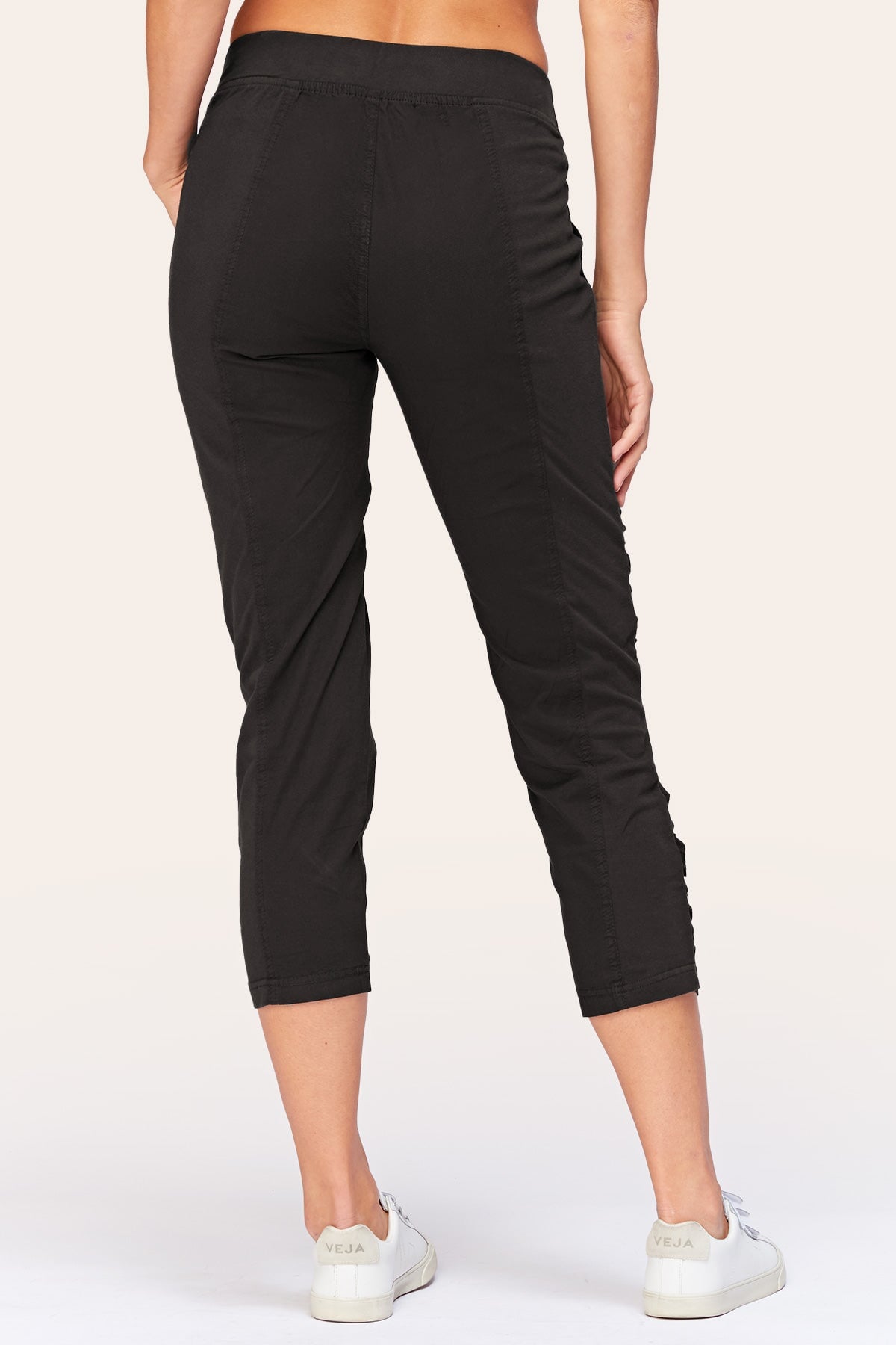 Core by XCVI Geyser Crop