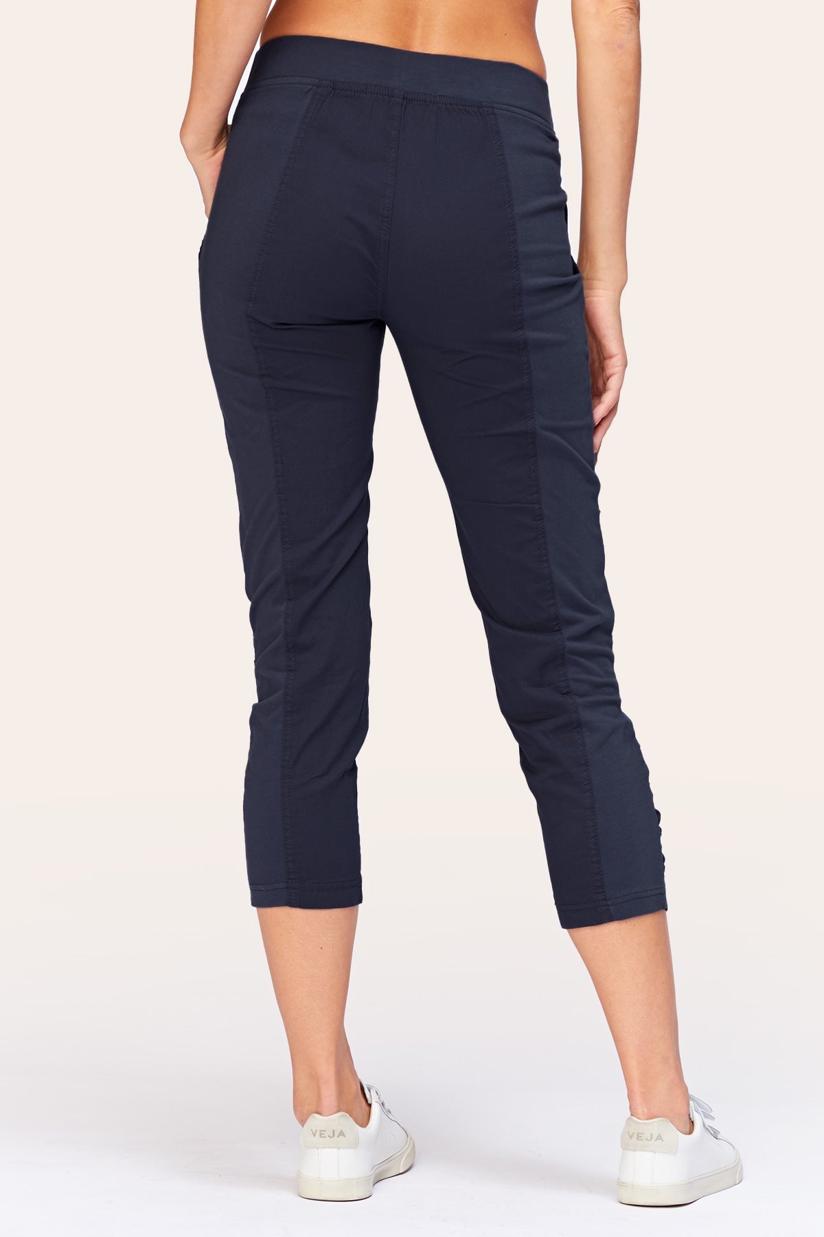 Core by XCVI Geyser Crop