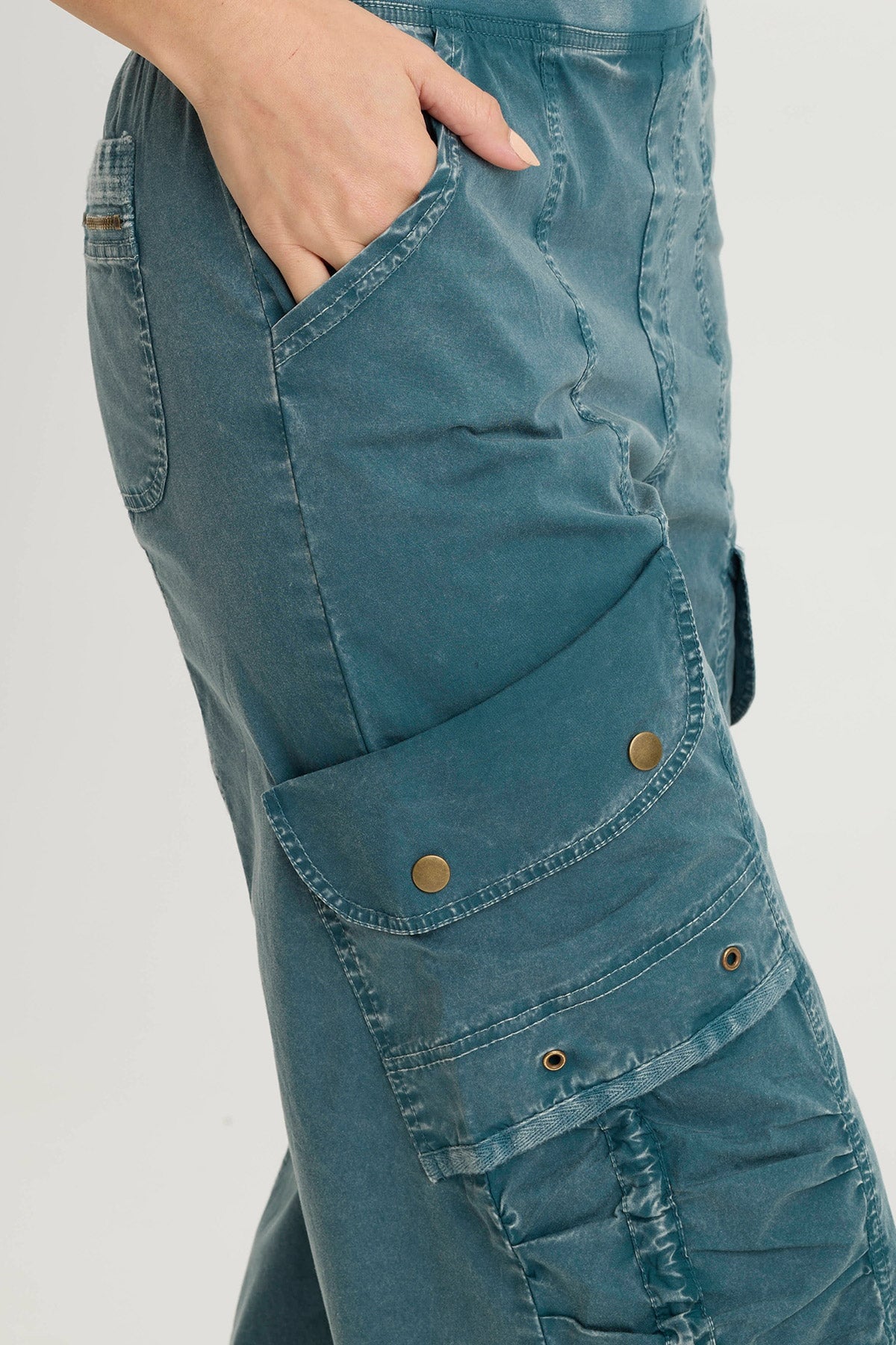 XCVI Muldoon Poplin Ruched Wide-Leg Crop Pant