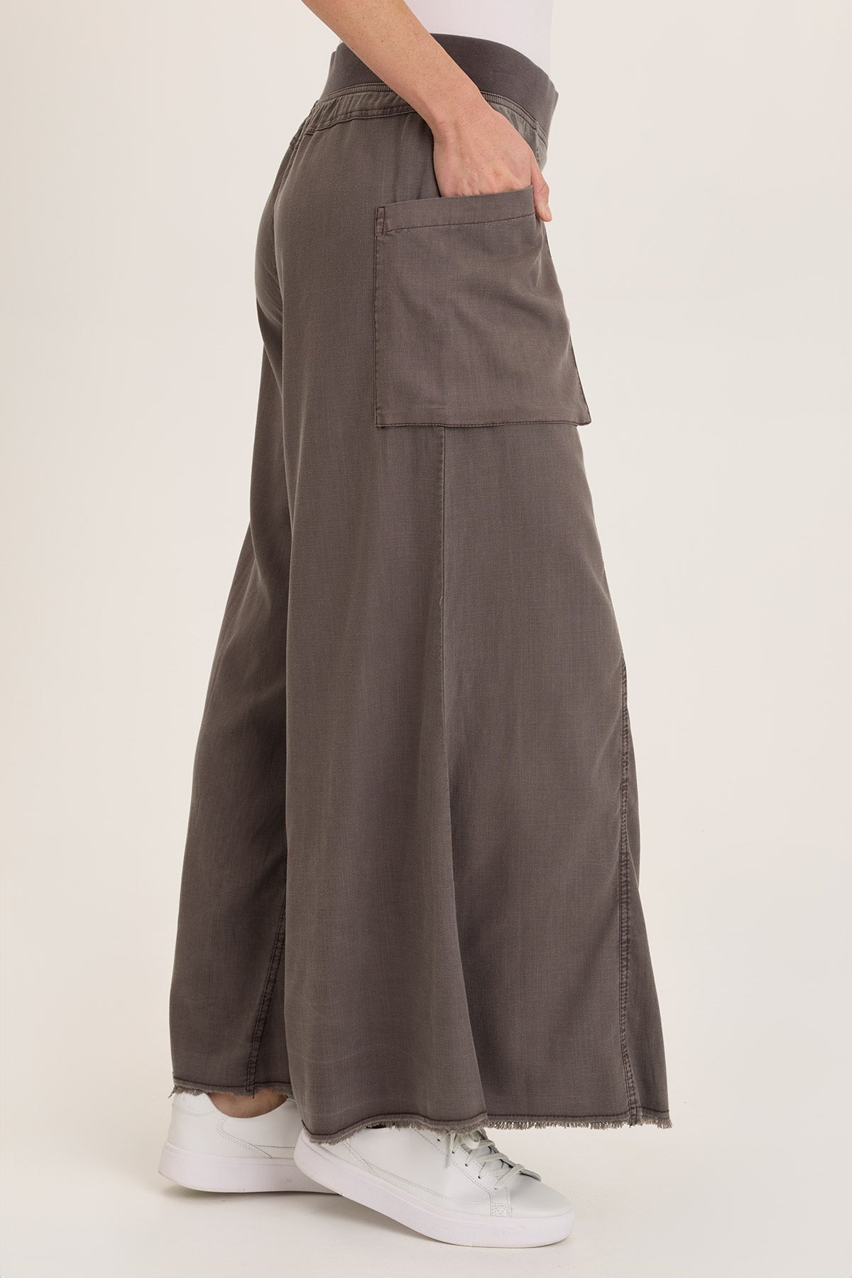 Wearables Desoto Ultra-Flare Wide Leg Pocket Trouser