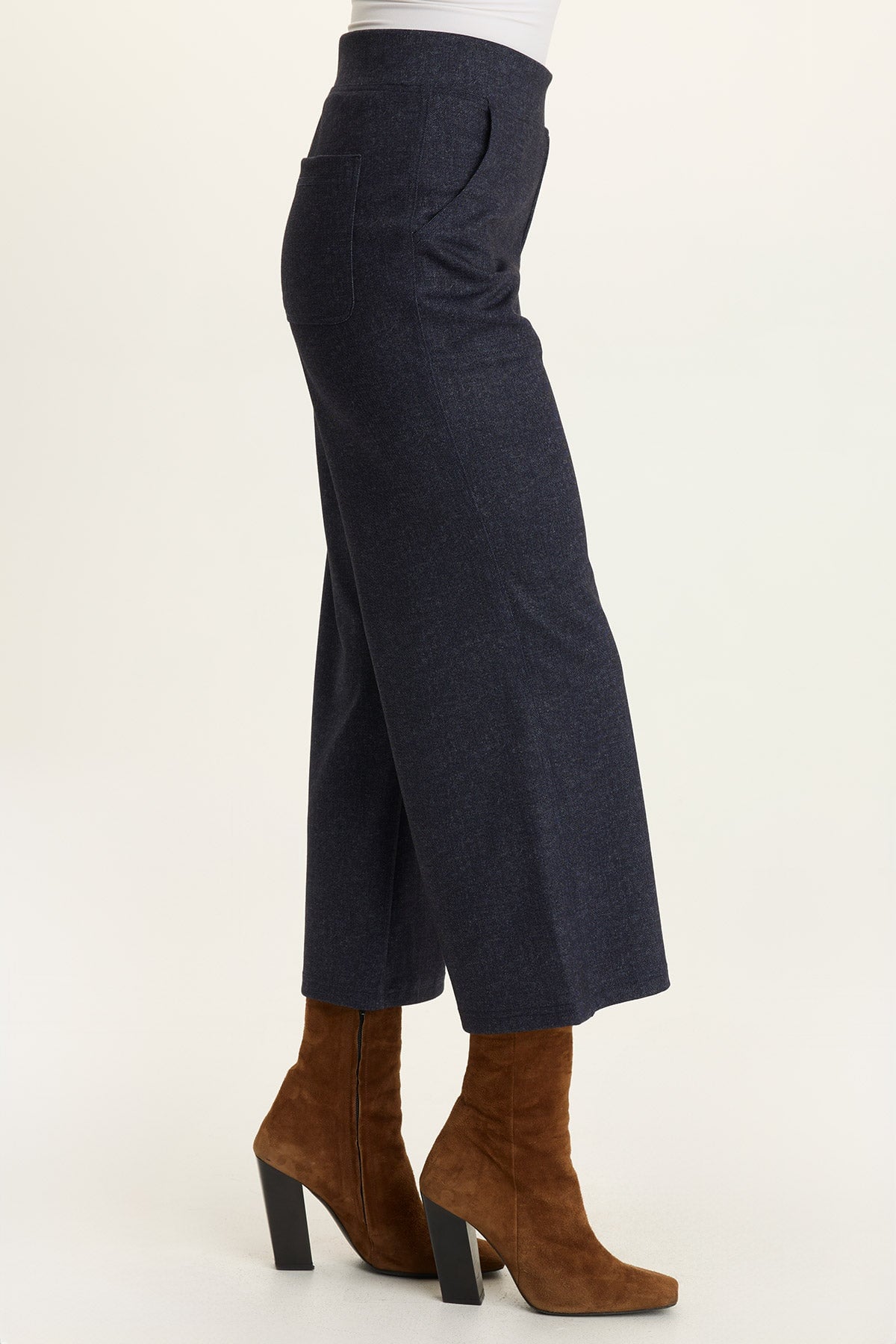 Wearables Isidro Ponte Wide-Leg Crop Pant