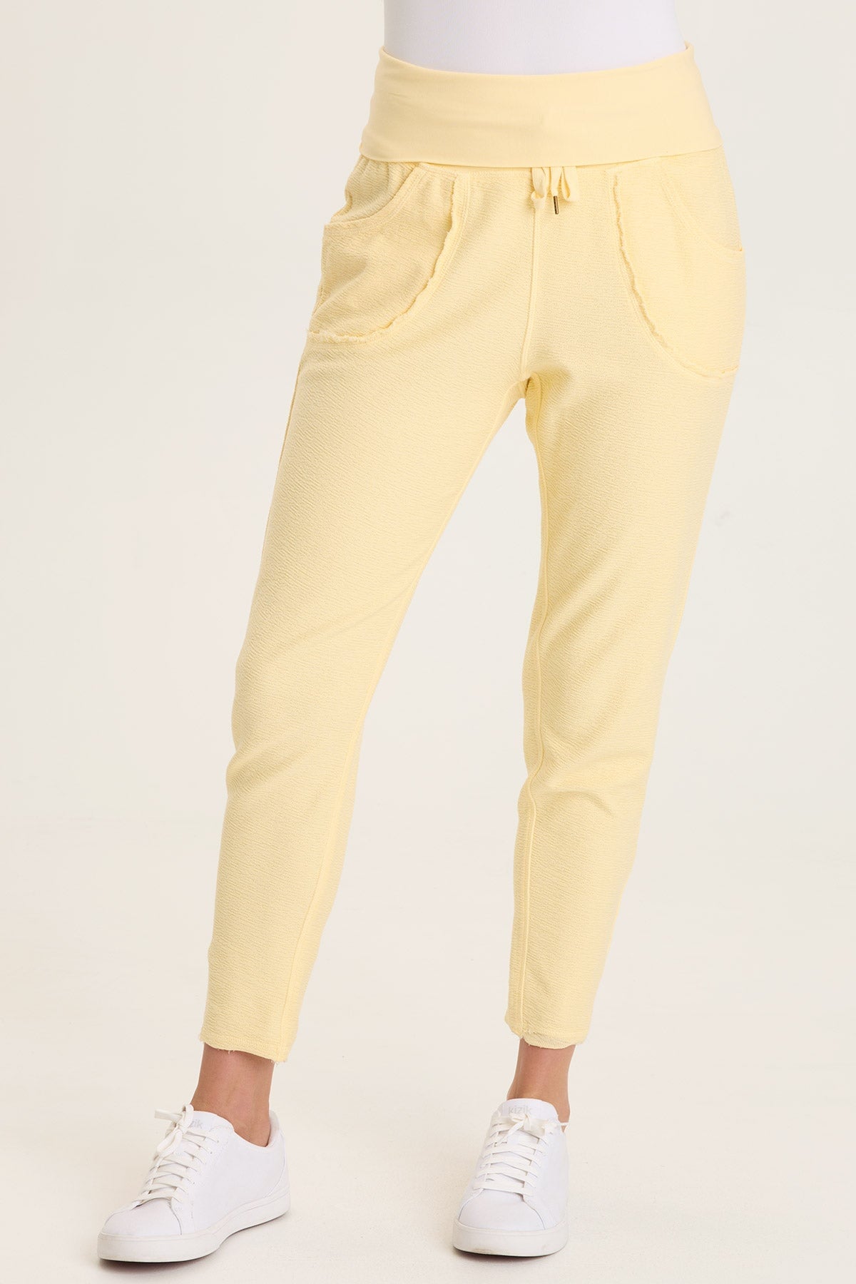 ★PEARLY GATES ★イエロー スリムフィット暖パンツ Wearables Keifer Slim Leg Relaxed Fit Fold-Over Waist Crepe Knit Pant