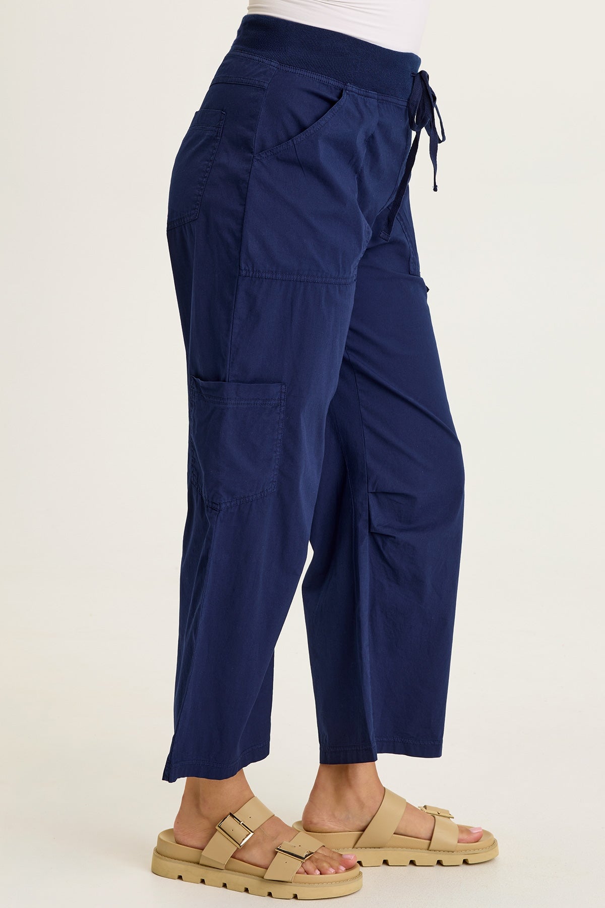 Wearables Leopold Poplin Darted Knee Cargo Crop