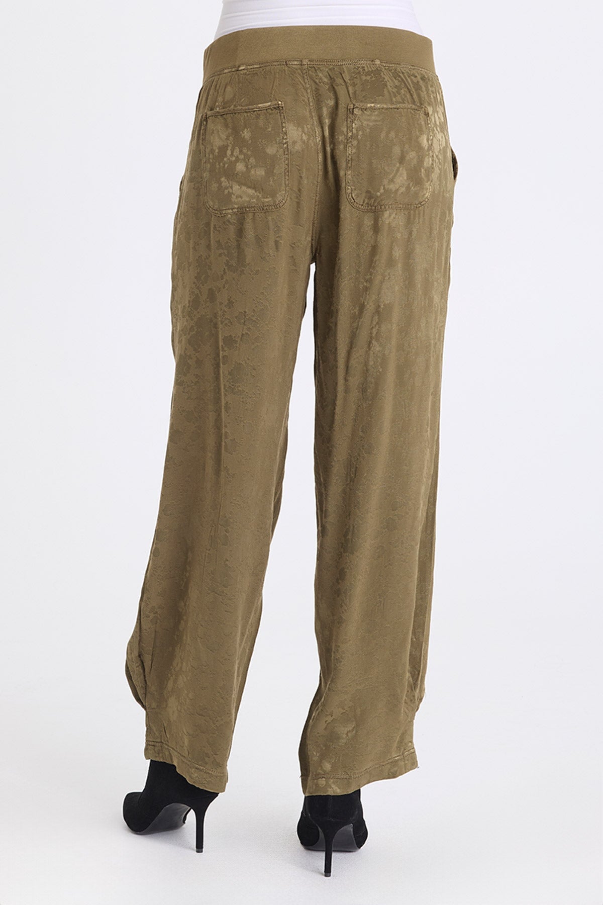 XCVI Tarquin Textured Satin Pleated Pant