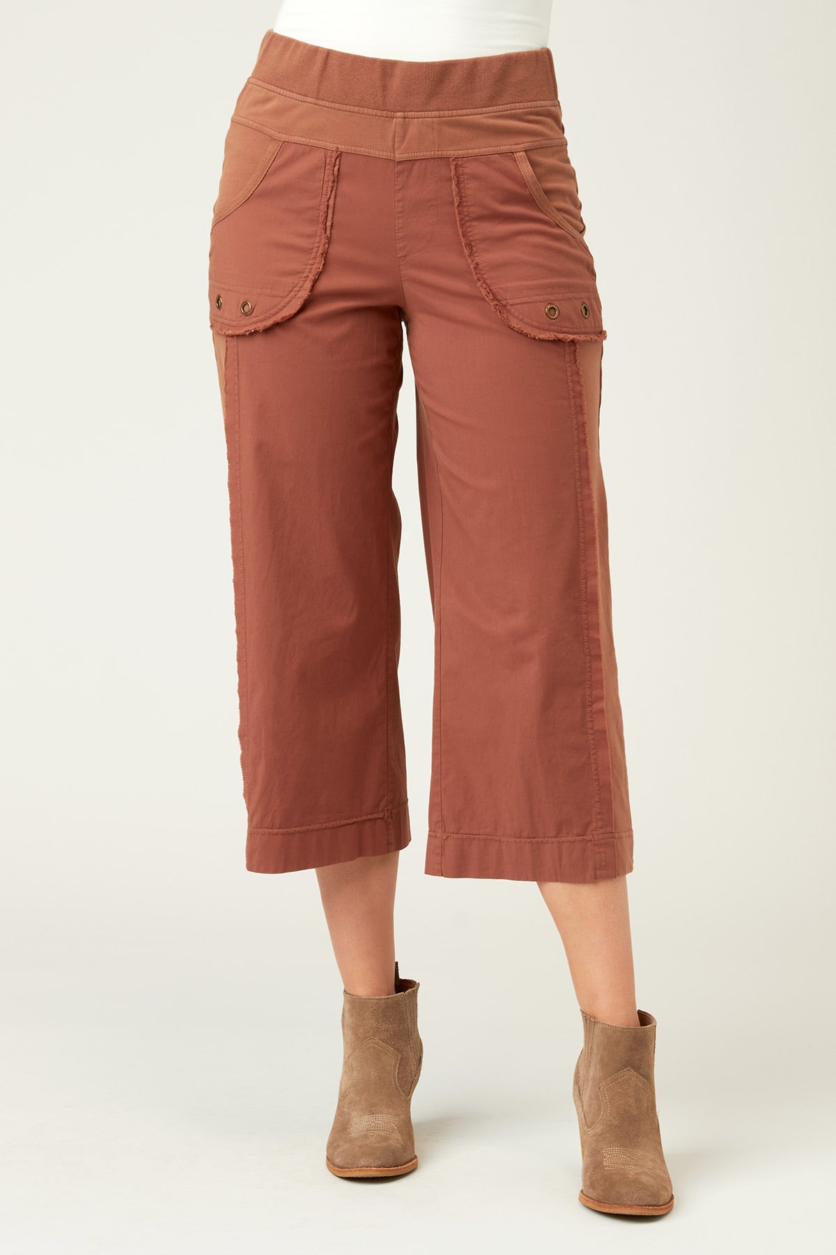 XCVI Trumble Flare Crop