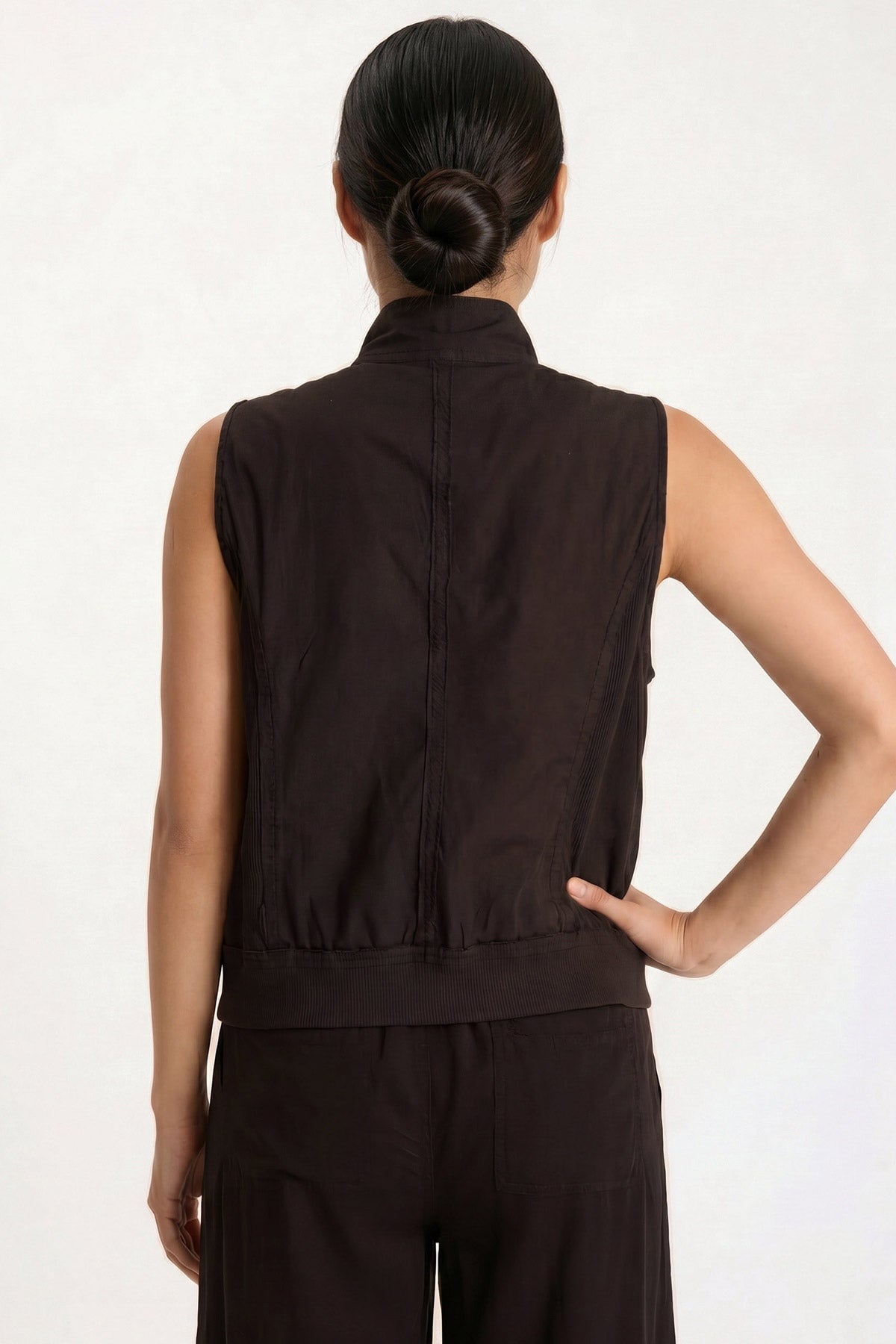 XCVI Grindelle Cargo Vest in Poplin and Jersey 