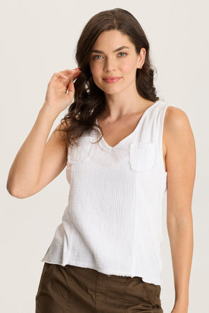 リミフゥ　20/-C Plain Stitch Chest Slit Tank Open-Stitch Twofer Sweater Tank | Nuuly