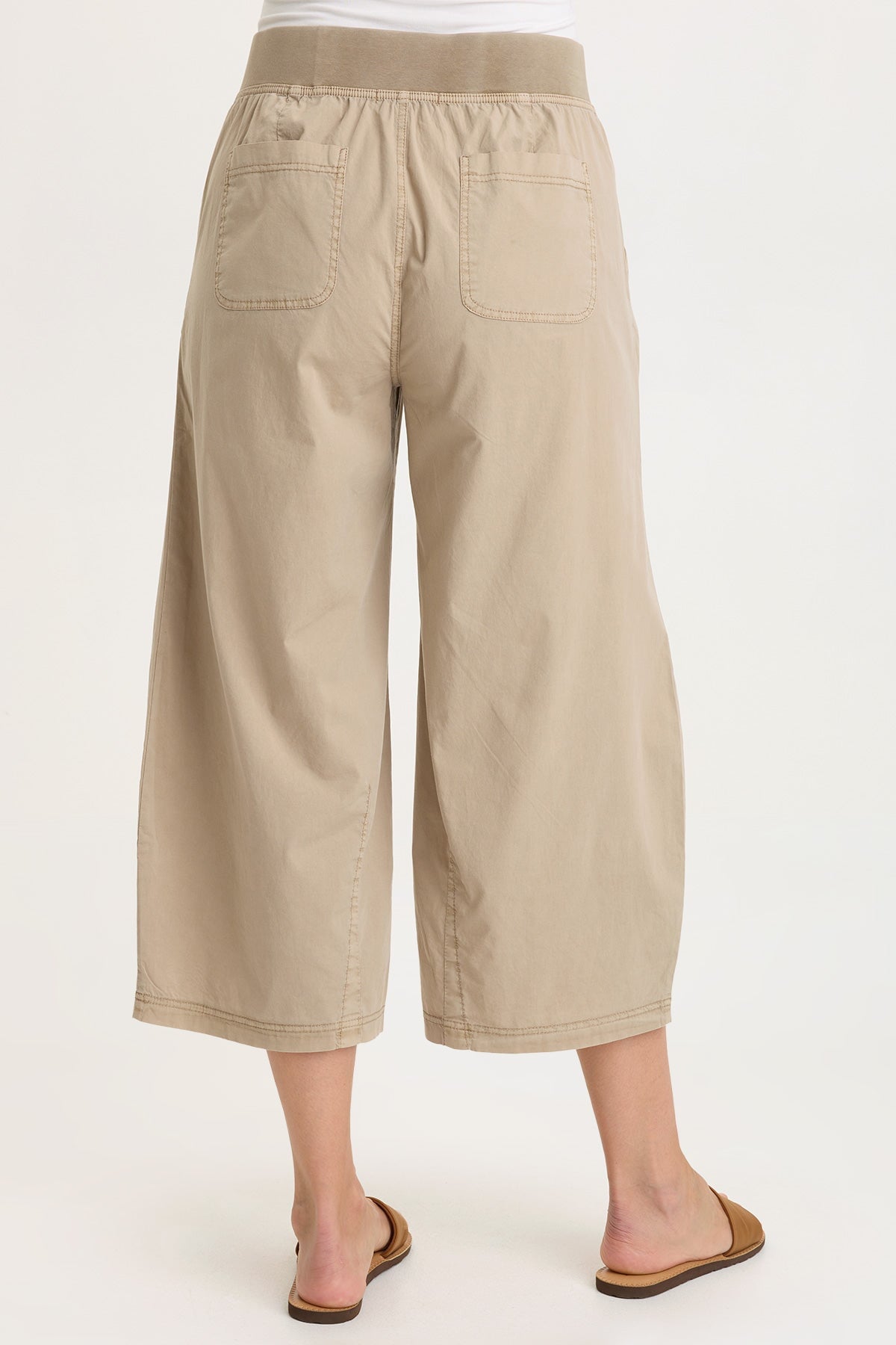Wearables Benson Poplin Barrel Crop 