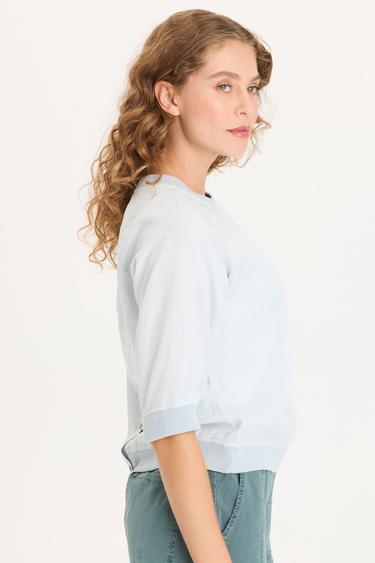 XCVI Linton Twill/Rib Snap-Up Back Top 