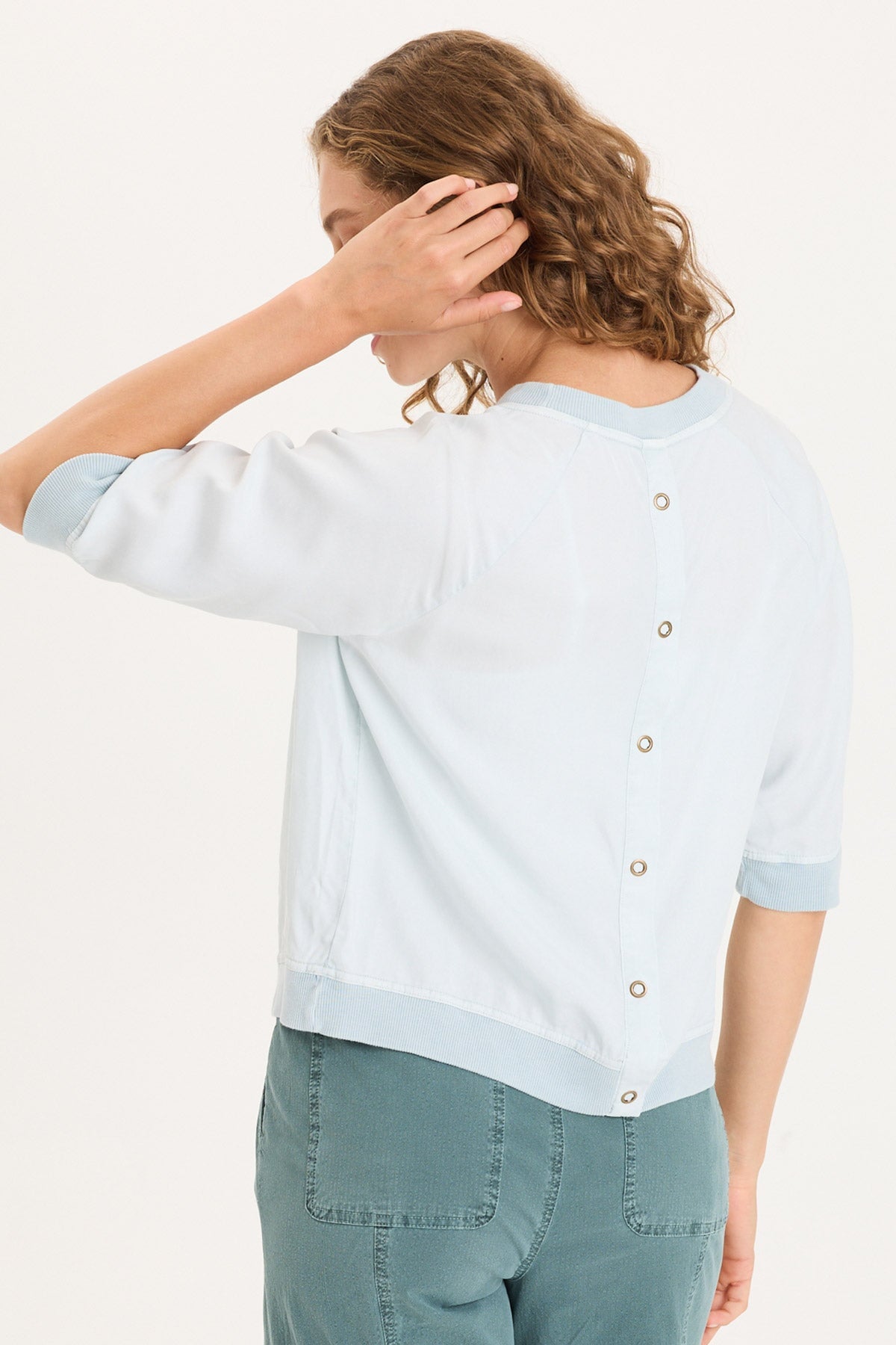 XCVI Linton Twill/Rib Snap-Up Back Top 