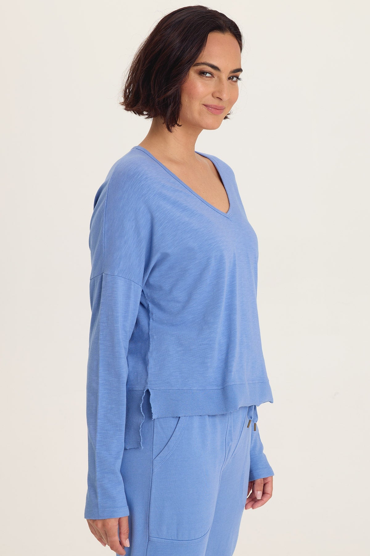 Wearables Odilia High-Low Long Sleeve V-Neck Top 