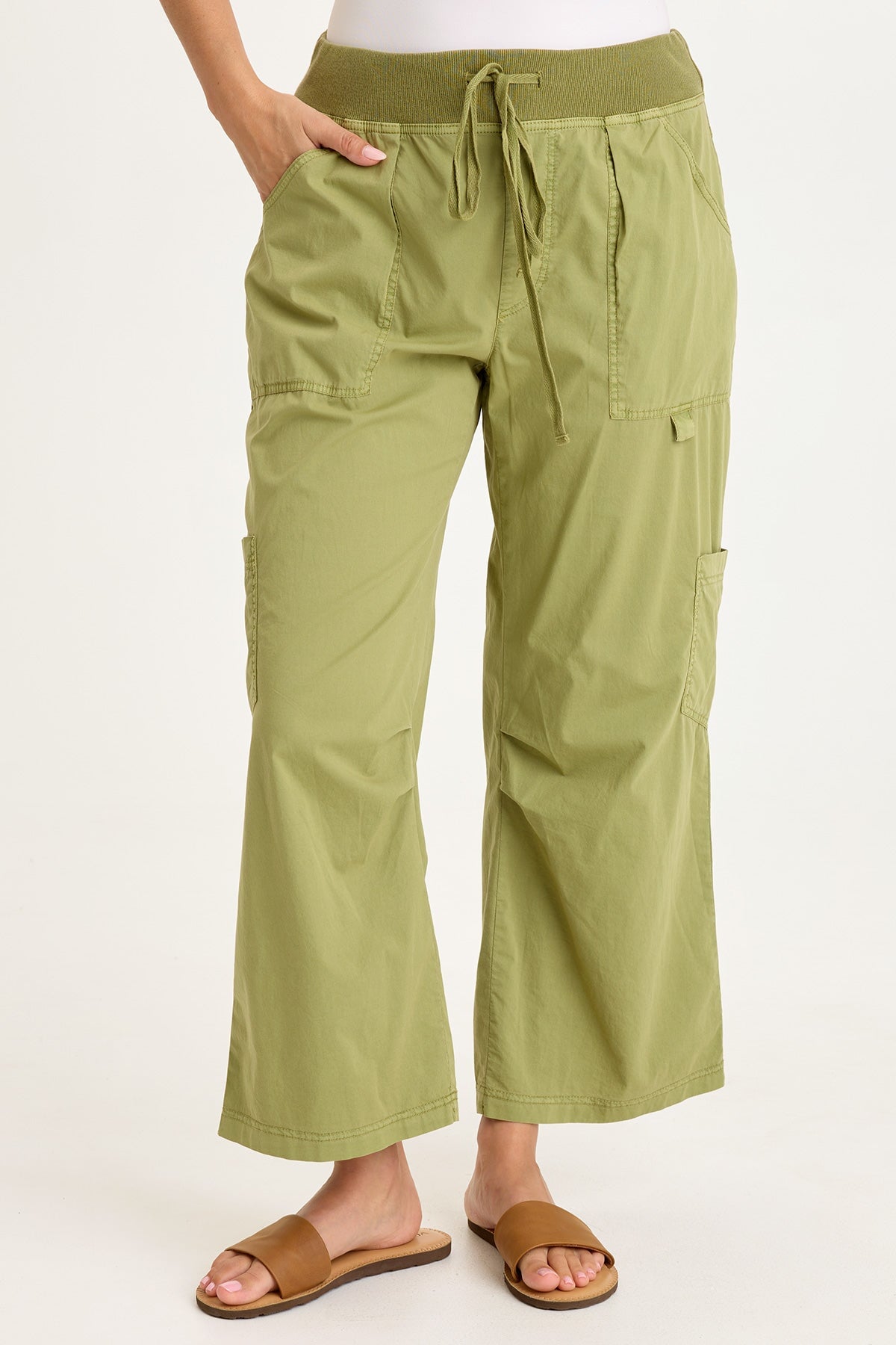 Wearables Leopold Poplin Darted Knee Cargo Crop 