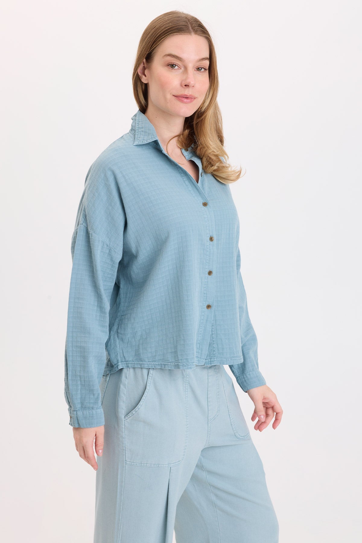 Wearables Becknir Basket Weave Button-Up 