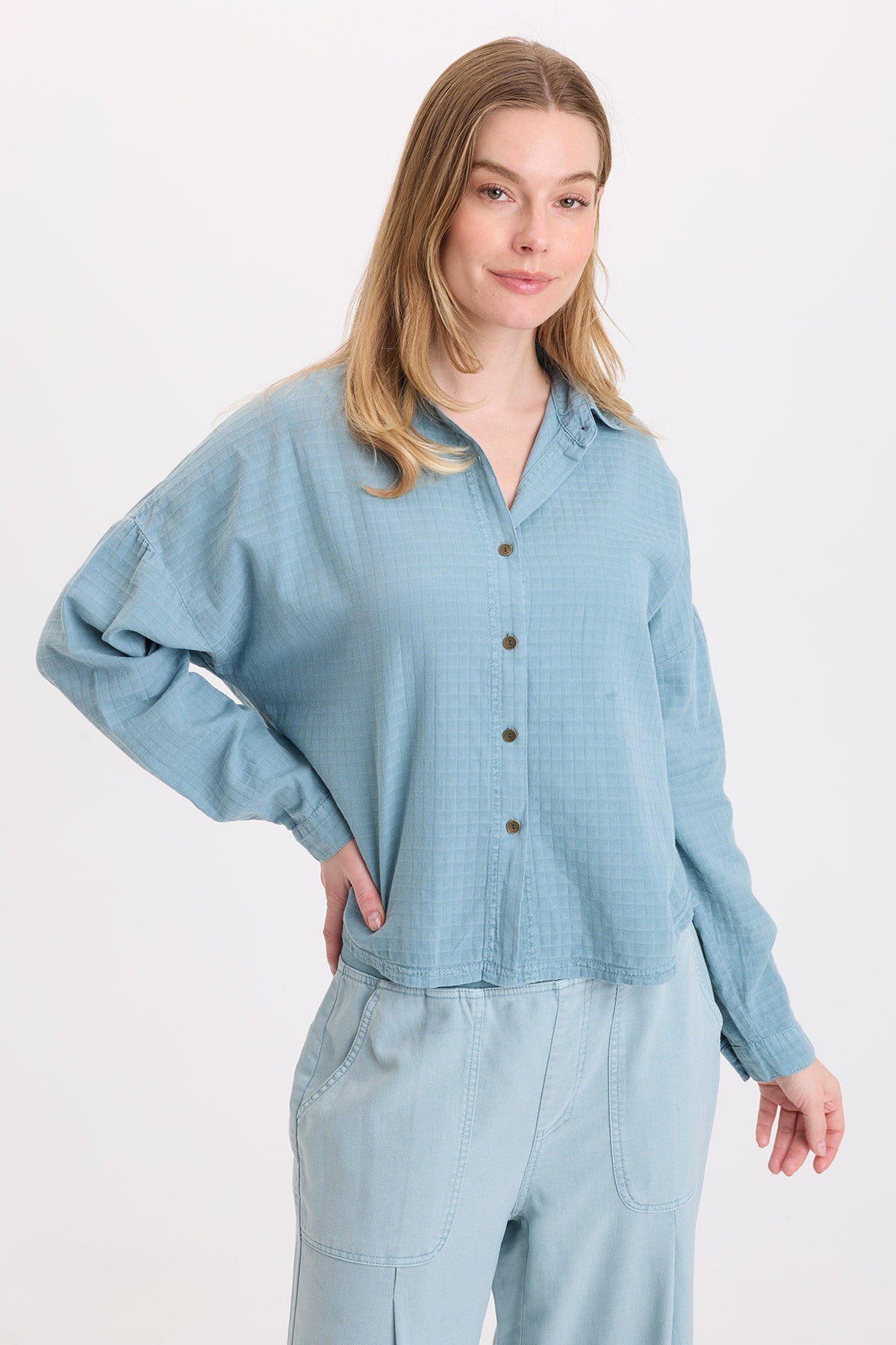 Wearables Becknir Basket Weave Button-Up 