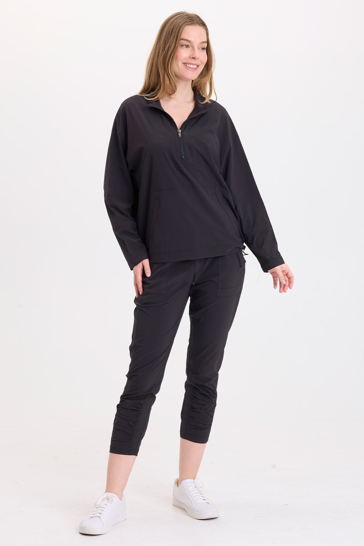 Wearables Romee Active Kangaroo Pockets Pullover 