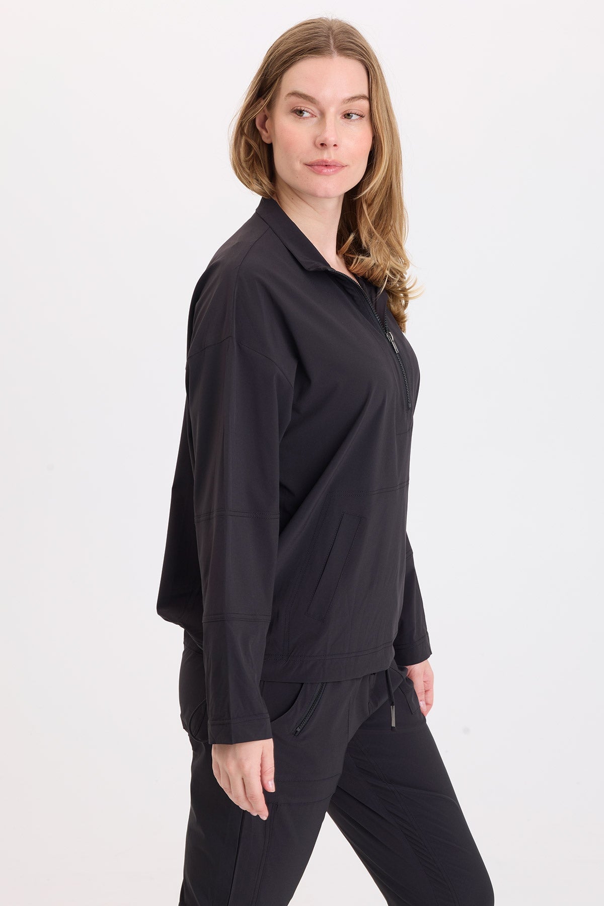 Wearables Romee Active Kangaroo Pockets Pullover 