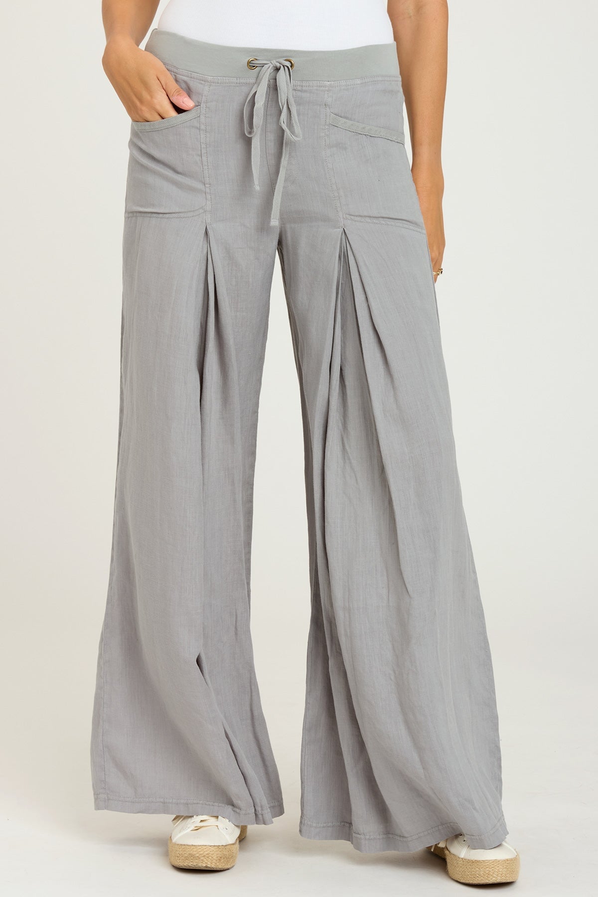 Xcvi Pull-on Wide Leg Pants In Soft Grey In Grey
