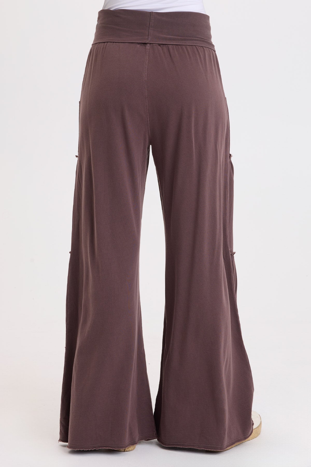 Wearables Carola Side-Tiered Wide-Leg Fleece Pant 