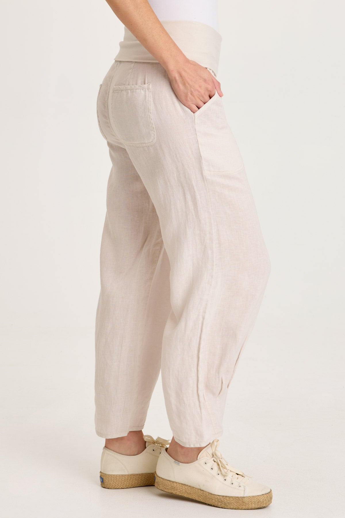 XCVI Vasco Linen Barrel Leg Fold-Over Waist Crop