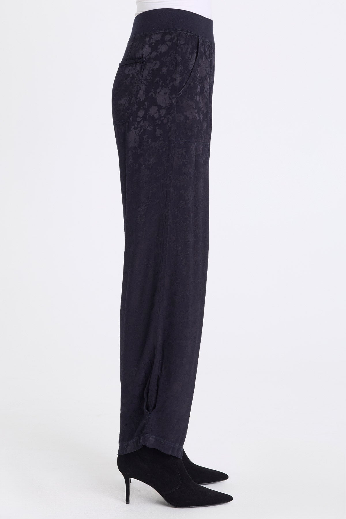 XCVI Tarquin Textured Satin Pleated Pant 