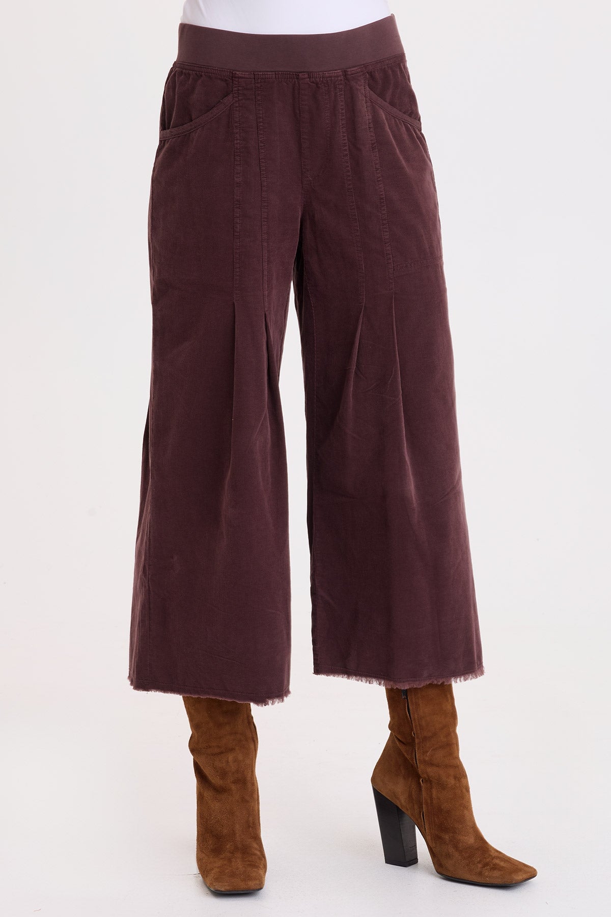 Wearables Liene Corduroy Pleated Crop 