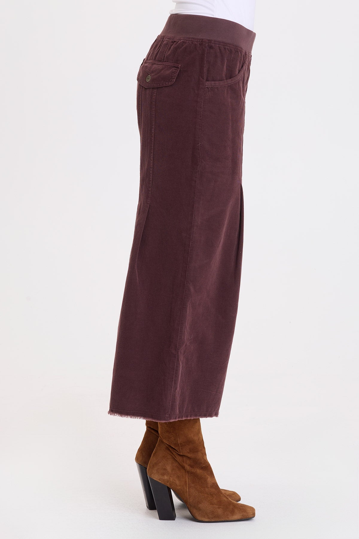 Wearables Liene Corduroy Pleated Crop 