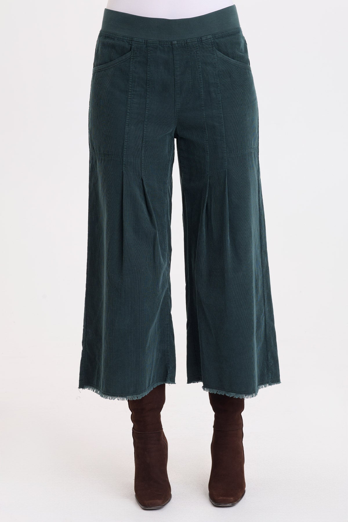 Wearables Liene Corduroy Pleated Crop 