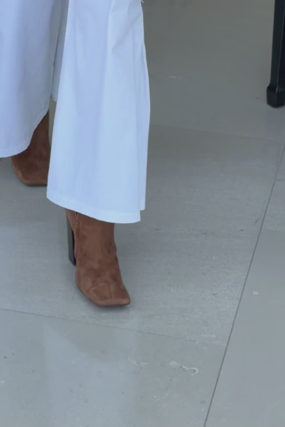 wccf　白 adidas Crazyflight 6 Mid Indoor Sneakers - White | Free Shipping